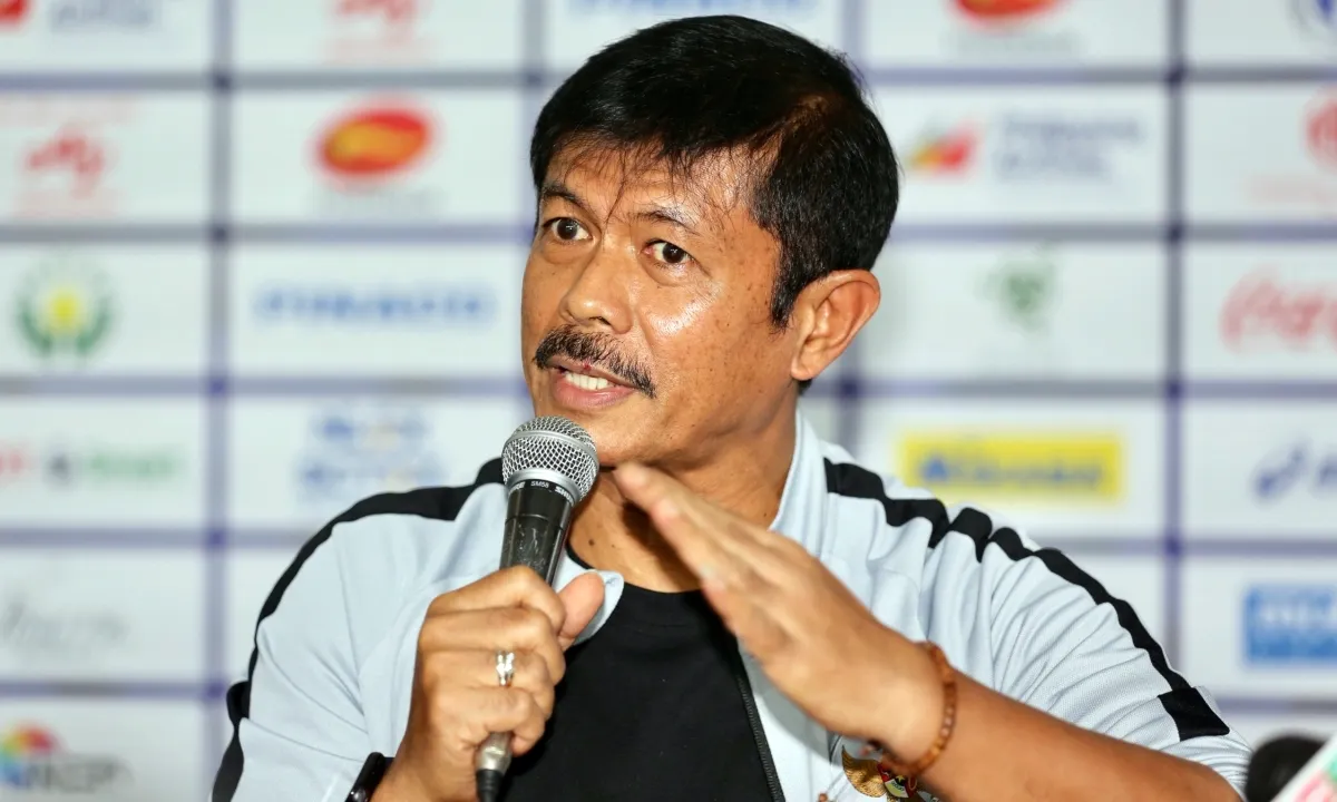 Áp lực đè nặng lên thầy trò HLV Indra Sjafri