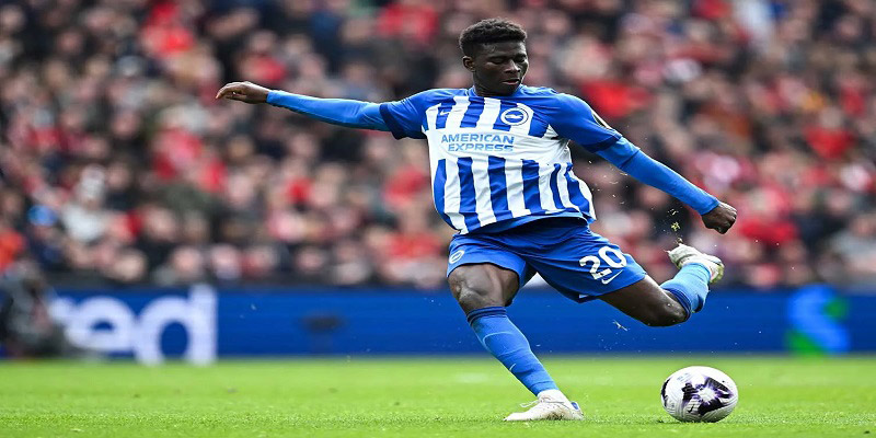 Carlos Baleba có chuyên môn phù hợp Mu